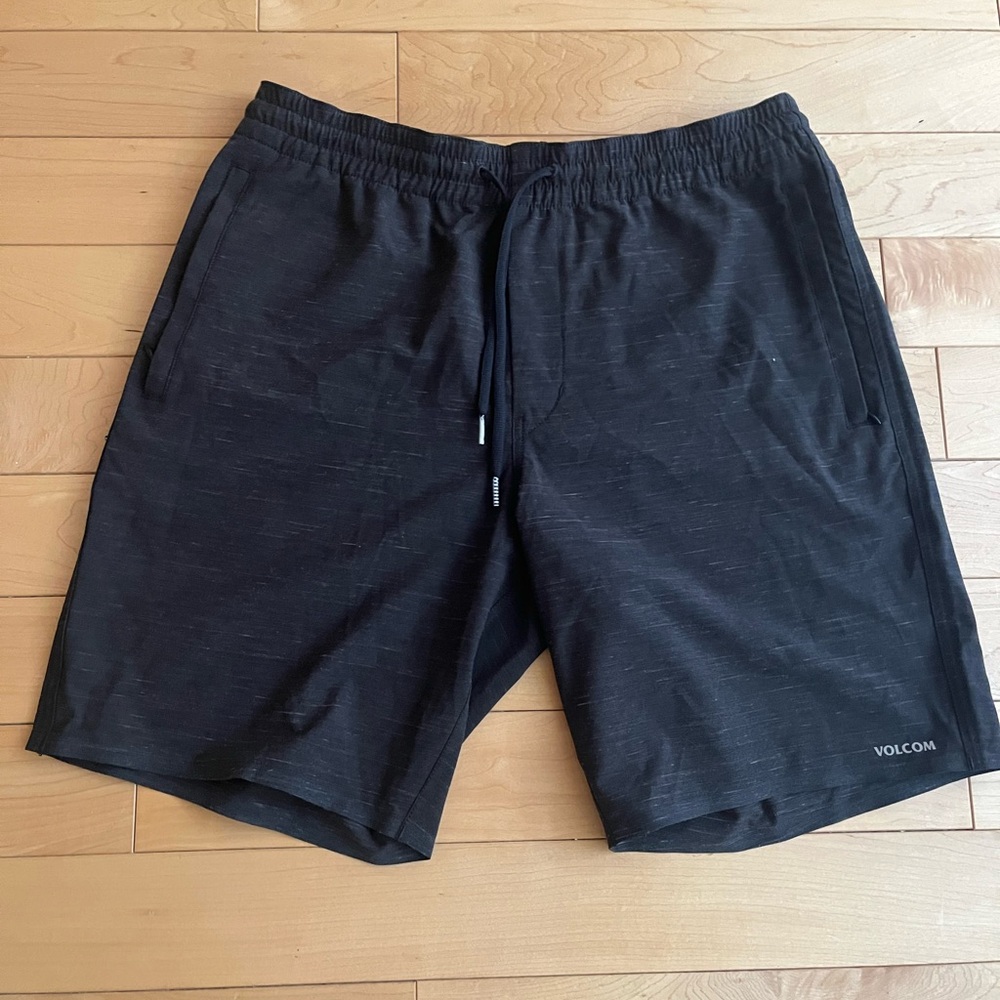 Volcom Charcoal Swim trunks (medium)